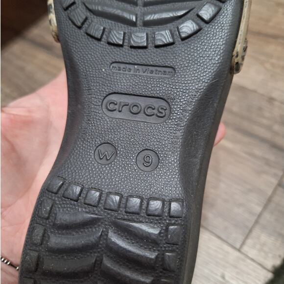 Crocs Sarah leopard slide sandals Women’s 9 - Picture 5 of 8